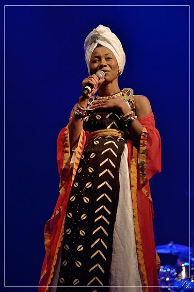 NIK_990127-v2 Fatoumata Diawara 31-01-2019 (Zz) (p).jpg